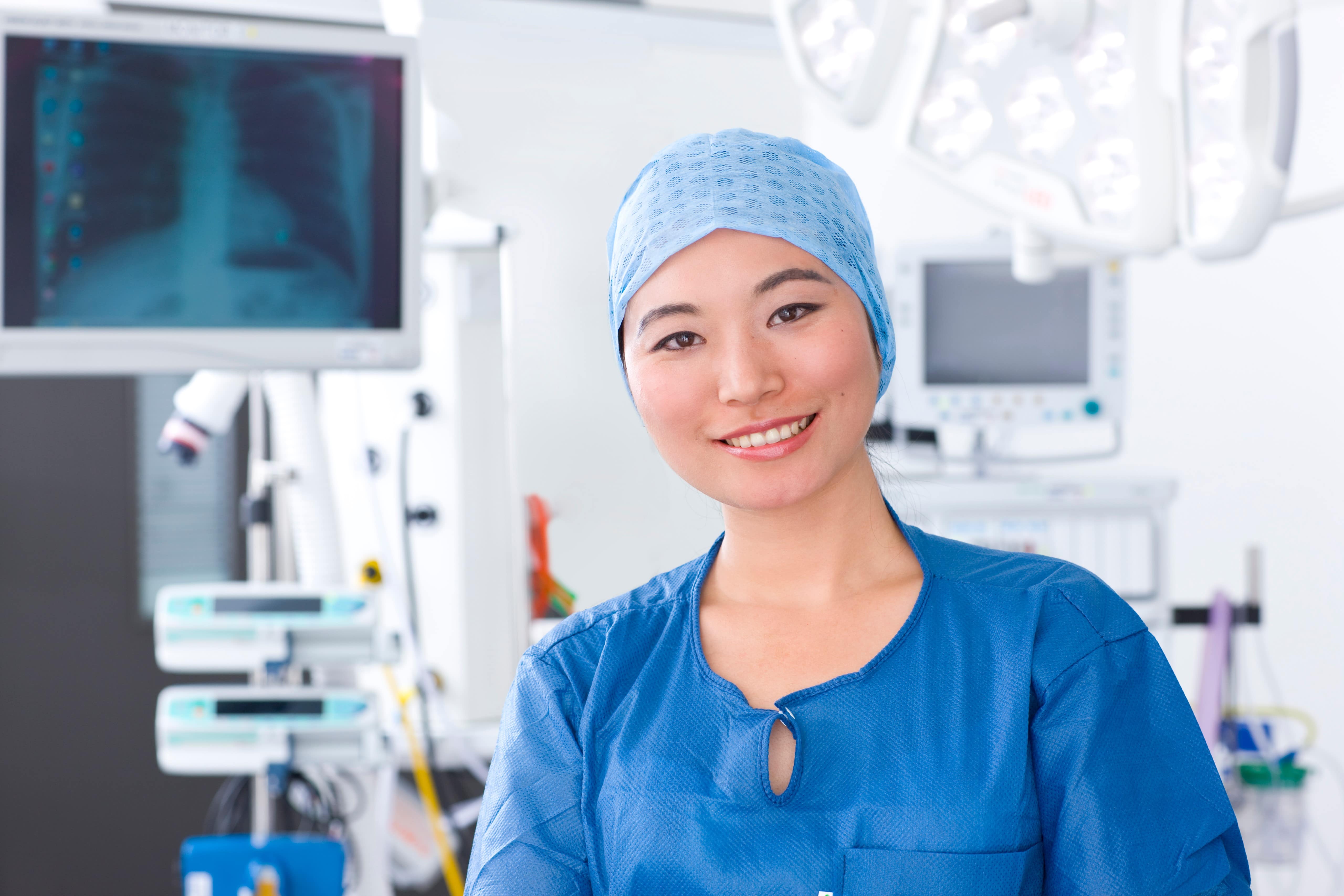 do you have to be a surgical tech before a surgical assistant